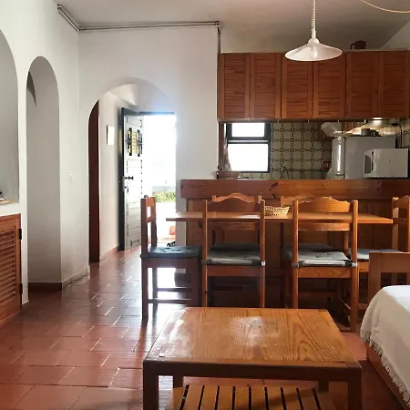 Comfortable At Διαμέρισμα Αλμπουφέιρα