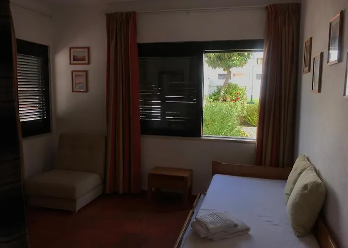 Comfortable At * Αλμπουφέιρα